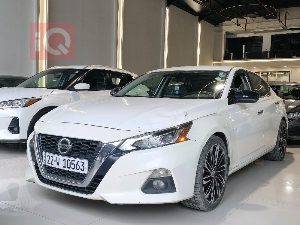 نیسان ئەلتیما